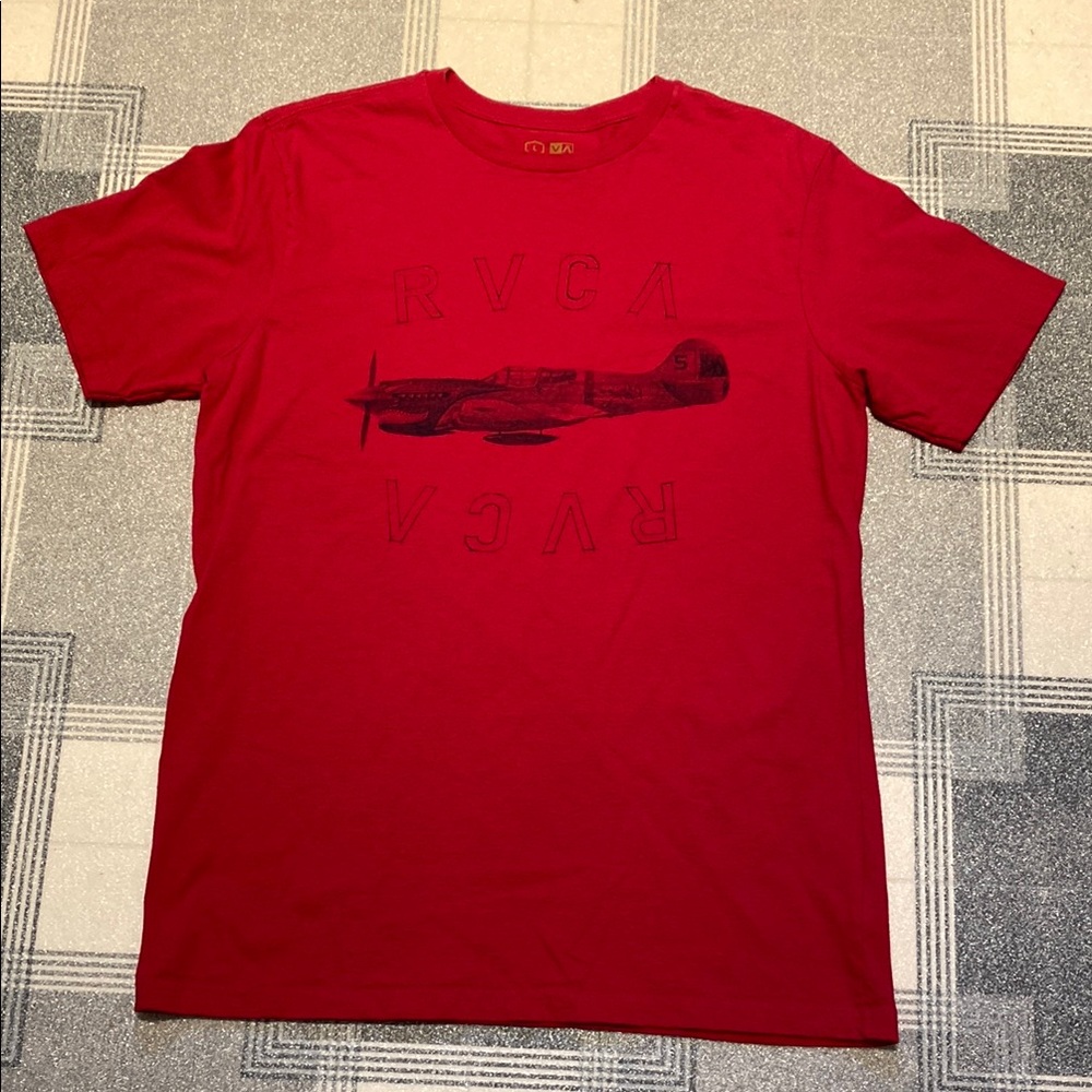 2 like new large RVCA large t-shirts